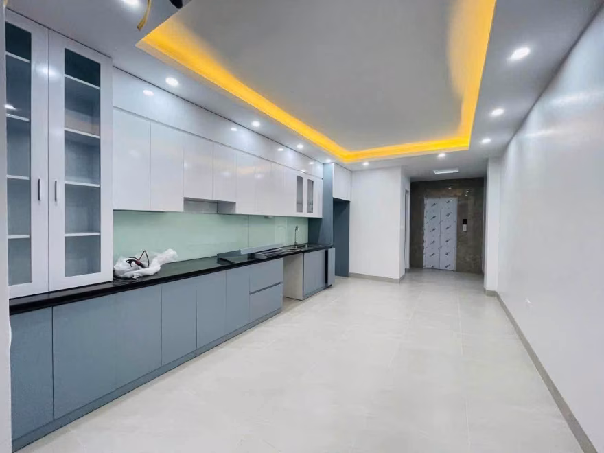 Tủ bếp trên tầng 5